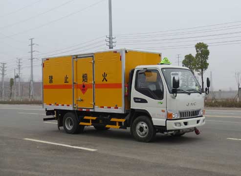 江特牌JDF5070XRYHFC5型易燃液體廂式運輸車